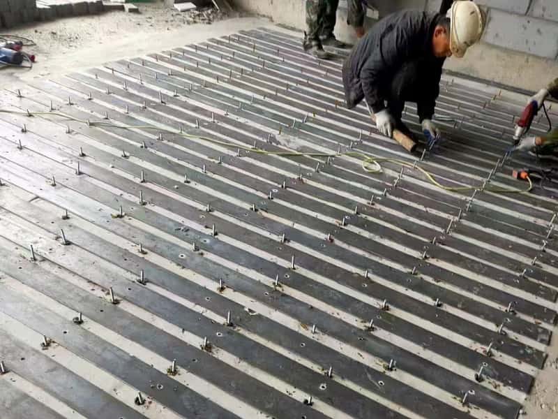 楼板钢板加固