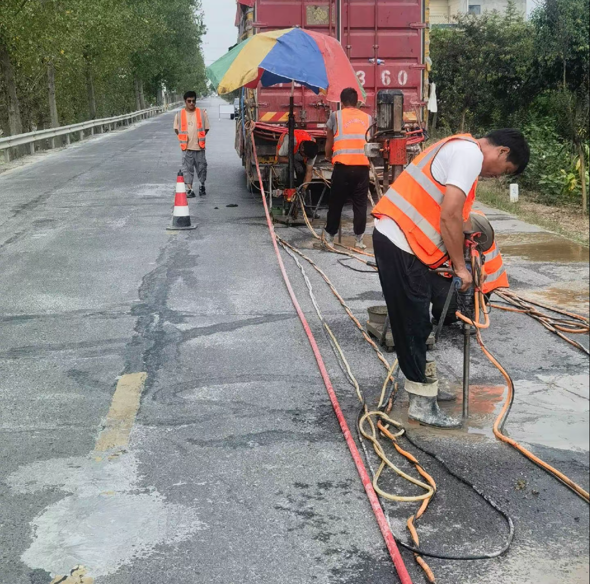 邵阳市-启动公路加固注浆工程-护航交通发展